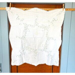 Vintage Embroidered Tablecloth With Leaf & Vine Design 30 x 30 lace edges